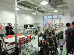 繊維産業への技術支援用機器