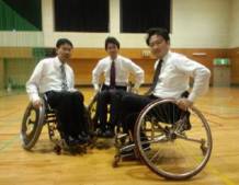 東京都障害者総合スポーツセンター で車いすのスポーツを体験