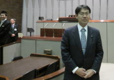 京都府議会の本会議場を見学