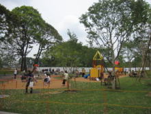 井の頭公園で児童遊園部分が 先行して開園